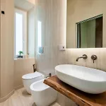 Skylife Minimalist Boutique Apartment